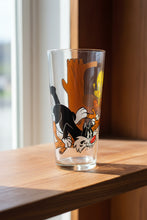 Load image into Gallery viewer, 1970s Pepsi Collector Series Glass – Looney Tunes Sylvester &amp; Tweety
