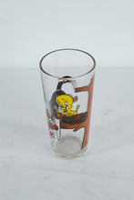 Load image into Gallery viewer, 1970s Pepsi Collector Series Glass – Looney Tunes Sylvester &amp; Tweety
