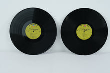 Load image into Gallery viewer, Peter, Paul and Mary – In Concert (2xLP, 1964, Warner Bros. 1555, Stereo, Gatefold)
