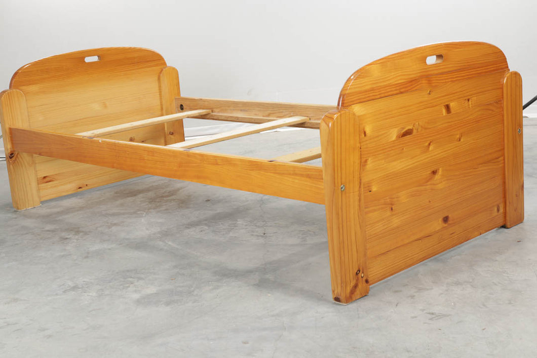 Pine Twin Size Bed