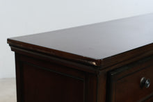 Load image into Gallery viewer, Ashley Porter 7-Drawer Dresser in Rustic Brown
