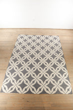 Load image into Gallery viewer, Pottery Barn Star Looped Rug -  9 x 12
