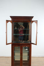 Load image into Gallery viewer, Pulaski Cherry Curio Cabinet Lighted Glass Display 5 Shelf
