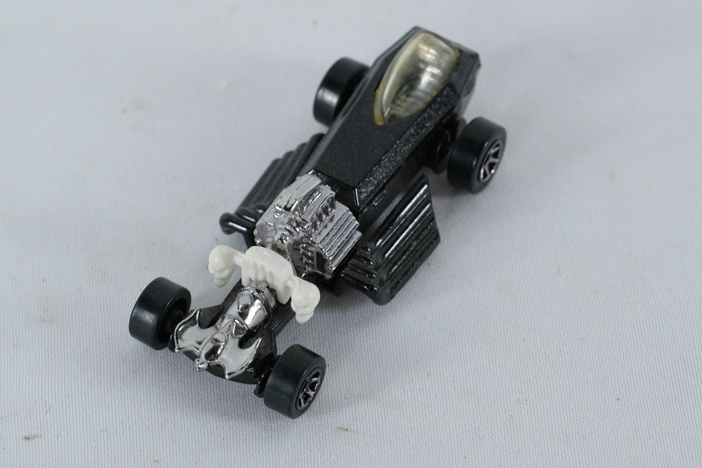 Hot Wheels Bone Shaker Dragster “Scorcher” Variant – Black with Chrome Engine & White Skull Steering Wheel (Malaysia)