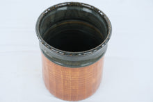 Load image into Gallery viewer, Rockhouse Pottery Carolyn Greg Poole 2005 Seagrove NC Stoneware Jar 7 Inch
