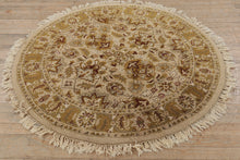 Load image into Gallery viewer, Round Tufted Yale Rug - 5.3&#39;
