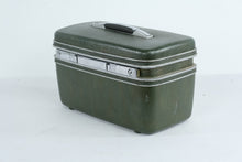 Load image into Gallery viewer, Vintage Samsonite Sherbrooke Ladies Beauty Case Palm Green Style 73412
