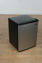 Load image into Gallery viewer, Sanyo SR-2570M Compact Refrigerator – 2.5 cu ft, Clean &amp; Working
