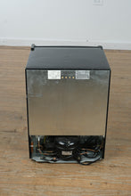Load image into Gallery viewer, Sanyo SR-2570M Compact Refrigerator – 2.5 cu ft, Clean &amp; Working
