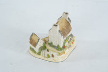 Load image into Gallery viewer, David Winter Secret Shebeen Irish Collection Cottage 1991 Handmade Figurine
