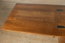Load image into Gallery viewer, Singer Golden Touch &amp; Sew II Sewing Machine with Walnut Desk
