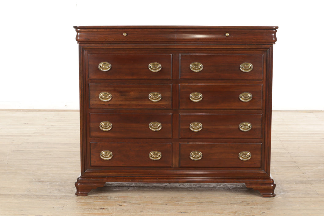 Jamestown Sterling Cherry 10-Drawer Chest of Drawers