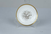 Load image into Gallery viewer, Spode Chatham Y5280 Bone China Dinnerware Set 26 Pieces Gold Trim England
