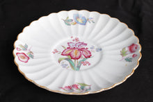 Load image into Gallery viewer, Spode Iris Dessert Plates
