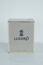 Load image into Gallery viewer, Lladró “Graceful Swan” Porcelain Figurine (Model 05230) – Elegant White Collectible with Original Box
