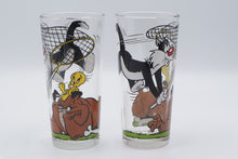 Load image into Gallery viewer, Vintage 1976 Pepsi Looney Tunes Sylvester Tweety Bulldog Glasses Set of 2

