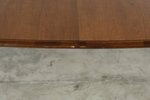 Load image into Gallery viewer, Tell City Solid Maple Dining Table and 6 Chair Set with Leaf
