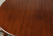 Load image into Gallery viewer, Thomasville Solid Cherry Queen Anne Dining Table with Two Leaves and Six Chairs

