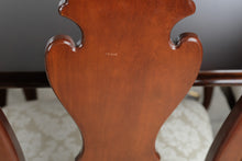 Load image into Gallery viewer, Thomasville Solid Mahogany Double Pedestal Dining Set with 6 Queen Anne Chairs
