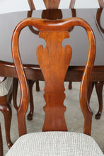 Load image into Gallery viewer, Thomasville Solid Cherry Queen Anne Dining Table with Two Leaves and Six Chairs
