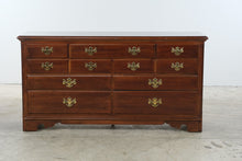 Load image into Gallery viewer, Thomasville Winston Court 7-Drawer Dresser with Optional Mirror
