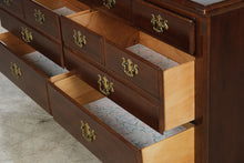 Load image into Gallery viewer, Thomasville Winston Court 7-Drawer Dresser with Optional Mirror
