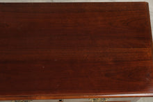 Load image into Gallery viewer, Thomasville Winston Court 7-Drawer Dresser with Optional Mirror
