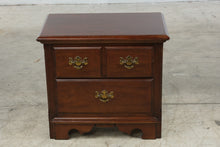 Load image into Gallery viewer, Thomasville Winston Court 2-Drawer Nightstand
