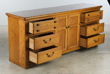 Load image into Gallery viewer, Thomasville Solid Oak Dresser with Center Cabinet and Seven Drawers
