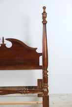 Load image into Gallery viewer, Thomasville Winston Court Queen Poster Bed
