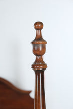 Load image into Gallery viewer, Thomasville Winston Court Queen Poster Bed
