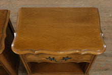 Load image into Gallery viewer, Pair of Thomasville French Provincial Nightstands
