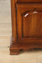 Load image into Gallery viewer, Thomasville Collector’s Cherry Flip-Top Server – Buffet Sideboard with Expandable Surface
