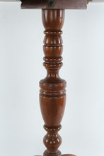Load image into Gallery viewer, Vintage Scalloped Tilt Top Side Table with Turned Pedestal Base
