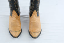 Load image into Gallery viewer, Tony Lama Mens Cowboy Boots Style 1034 Tan Black Leather Western Boots Size 8 D
