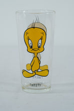 Load image into Gallery viewer, Vintage 1973 Warner Bros. Tweety Glass – Looney Tunes Collectible
