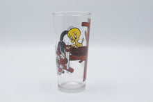 Load image into Gallery viewer, Vintage Pepsi Looney Tunes Sylvester Tweety Collector Glass 1976
