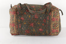 Load image into Gallery viewer, Vera Bradley duffel bag
