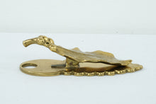 Load image into Gallery viewer, Vintage Virginia Metalcrafters Gold Leaf Memo Clip
