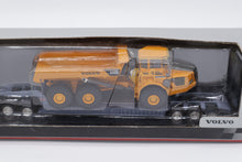 Load image into Gallery viewer, Motorart Volvo A40D Articulated Dump Truck with Semi Lowboy Trailer (1:87 HO Scale, Diecast Model, #13147)
