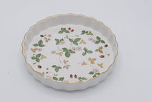 Load image into Gallery viewer, Wedgwood Wild Strawberry Round Fluted Tart / Quiche Dish – England, Oven to Table
