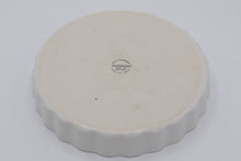 Load image into Gallery viewer, Wedgwood Wild Strawberry Round Fluted Tart / Quiche Dish – England, Oven to Table

