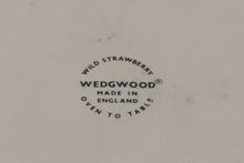 Load image into Gallery viewer, Wedgwood Wild Strawberry Round Fluted Tart / Quiche Dish – England, Oven to Table
