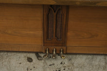 Load image into Gallery viewer, Wurlitzer Model 2962 Upright Piano Solid Wood 88 Key Console Made in USA
