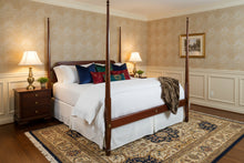Load image into Gallery viewer, Y and J Solid Mahogany King Size Poster Bed Traditional Four Post Bed Frame
