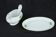 Load image into Gallery viewer, Yamaka China 2302T Bamboo Pattern Gravy Boat Underplate Japan
