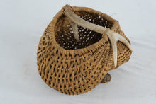Load image into Gallery viewer, Handwoven Appalachian White Oak Basket with Deer Antler Handle – Rustic Cabin Decor
