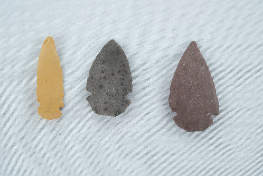 Set of 3 Knapped Stone Arrowheads – Flint & Chert Style Points for Display/Collection