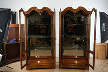 Load image into Gallery viewer, Henredon French Provincial Style Hardwood Glass Curio Cabinet with Lighting
