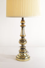 Load image into Gallery viewer, Pair of Vintage Brass Lamps
